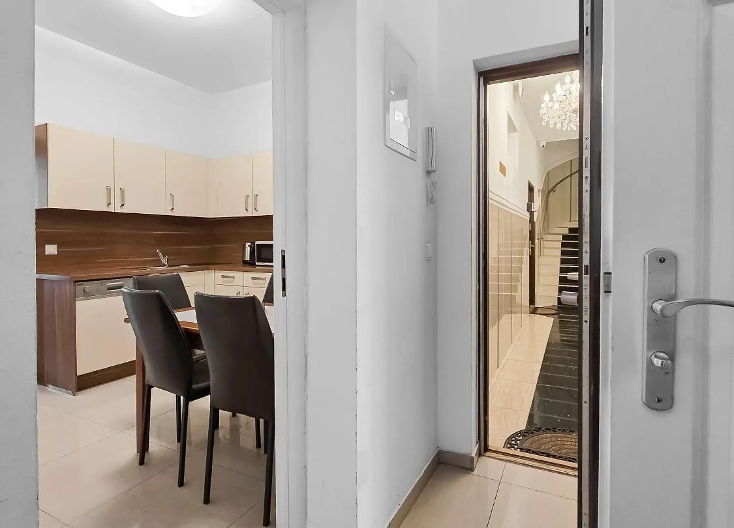 Apartmán Spacious 3-Bedroom Retreat With Balcony For 8 Near Millennium Tower Vídeň Rakousko