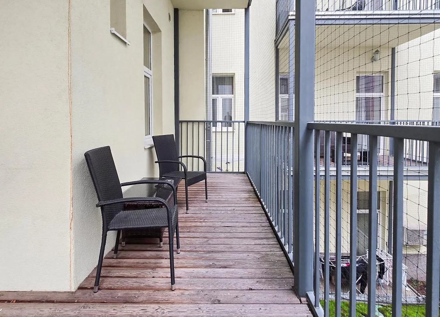 Spacious 3-Bedroom Retreat With Balcony For 8 Near Millennium Tower Wenen 0*,  Oostenrijk